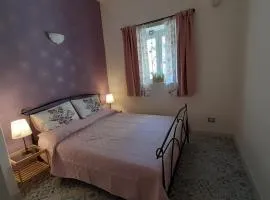 Laura's Cottage near Taormina and Giardini Naxos