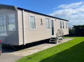 8 berth caravan Spinney Way Unity Beach Brean Somerset no pets – hotel w mieście Berrow