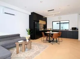 Bright modern townhouse in a convenient location