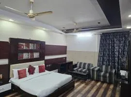 Bharat G House -- Near Anand Vihar Railway Station