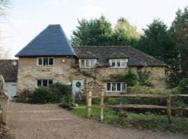 Stunning Oast House Retreat I Sleeps 12 I Countryside Setting, Hotel in Framfield