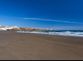 Pablo House Beach – hotel w mieście Telde