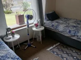 Mimosa House Twin Room