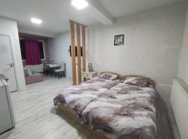 Villa DIJA, מלון בקרוסבו