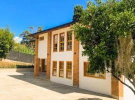 AMAZING EL POBLADO VIEWs-MODERN VILLA