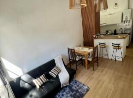 Departamento a metros de la Costanera, hotel din Viedma