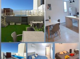 DPTO UN DORMITORIO C/COCHERA- CENTRO VILLA MARIA, hotel s baz&eacute;nem v destinaci Villa Mar&iacute;a