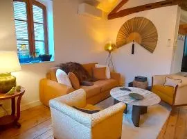 Les Toits de Fénelon, au coeur du centre historique, clim, parking privé