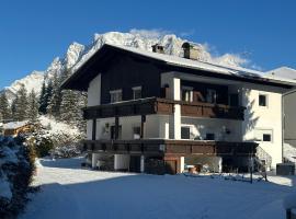 Haus Sonnenspitze - Fam. Nessler, Hotel in Biberwier
