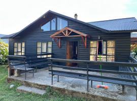 House located in Lifen just meters from the beach, hotel in llifen