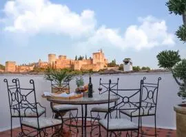 Casa de Doña Sancha con vistas a la Alhambra