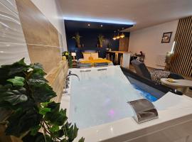 Escale dans un Cocon Spa Privatif & Design, petit déjeuner compris, hotel i La Bassée
