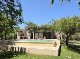 Casita Champaqui、ビジャ・ラス・ロサスのホテル