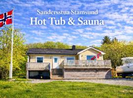 Familyfriendly-modern, in the fishingtown Stamsund, with Sauna and Jacuzzi，斯塔姆森的飯店