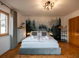 Flatventure 75qm Altbau-Juwel mit Panorama-Bergblick I 2 Balkone I aktivCARD mit 130 Gratis-Erlebnissen I Parkplatz, hotel di Bodenmais