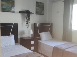 2 Bdrm, 1 Bath, Wifi, Near River and Beach, 2L, Hotel in Paraíso