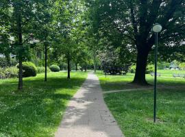 Bright and welcoming two-room modern apartment, Hotel in Segrate