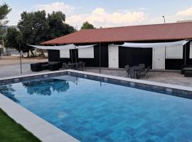 Las Casitas del Pantano, ξενοδοχείο σε Pareja