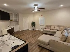 Modern Spacious Home Near the medical center, NRG, Downtown and UHD