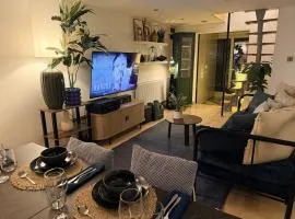 Cozy Cottage Coventry self check-in after 3pm, Pets Friendly