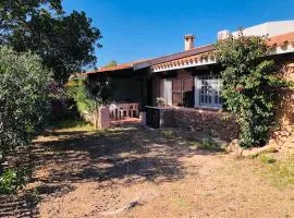 Bilocale Le Rose 100 mt spiaggia Porto Taverna