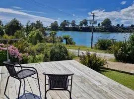 Estuary View - Peaceful Onekaka Retreat