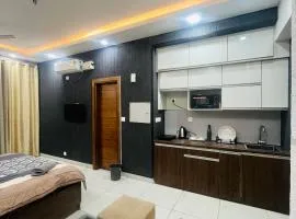 cozy noida studio, super comfy!!!!