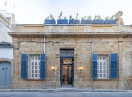 1924 Gemini House Jacuzzi, Garden, Rooftop, khách sạn ở Nicosia