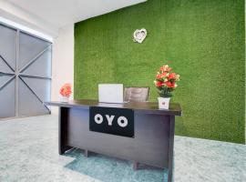 SPOT ON by OYO Romance Hotel And Restaurant, hotel di Bhadohī