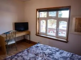 Cottage near M6 J7 & M5 Birmingham City Centre West Bromwich Albion