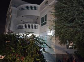 Eram, готель у місті Ḩayl Āl ‘Umayr