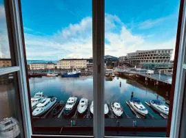 Riverside studioapartment 100m from trainstation!