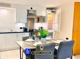 York City Centre 2-Bed Apartment with Balconies & Views - Best York Location