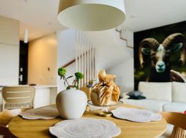 Viesnīca Baranówka - komfortowe domki z balia, sauną, widokiem i ogrodem pilsētā Jedlinazdroja