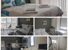 Central, brand new apart with parking