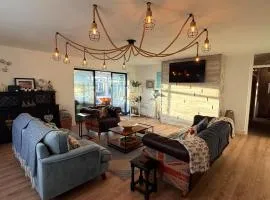 Shore Lodge Beachfront Escape, Sleeps 8, 4BR