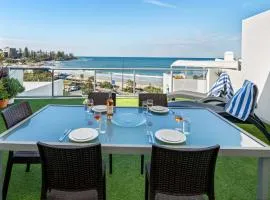 Top Floor Unit With Private Rooftop Terrace