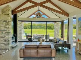 Rangi Nui by Sothebys Luxury Rental Homes
