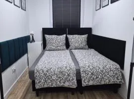 Różana Piątka ul Oporowska 22 A