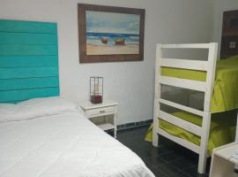 Luni, hotel em Rocha