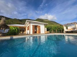 Villa Cayouli à Désirade, piscine privée et vue mer, capacité 6 personnes, hotel a La Désirade