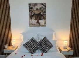 Douce Parenthèse - Centre Ville - Gare de Montélimar - Jardin public de Montélimar