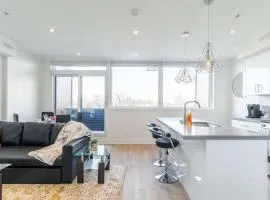 Westend Suites - Bright & Inviting 3BR Hotel near High Park