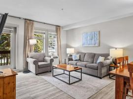 Cedar and Stone - 2 Bed 2 Bath Condo with Heated Pool and Hot Tub, hotel Canmore-ban