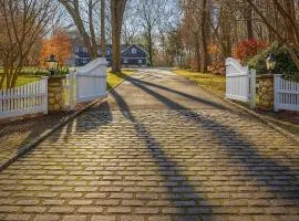 Luxury 7-Bedroom Villa with Pool in Glen Head