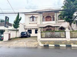 Pavotel Style Naz Hotel – hotel w mieście Kamparganya