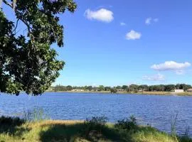 Renovated Lakefront Luxury retreat by Legoland