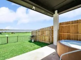 Lakeview 2BR 1B Guest Home with Hot Tub