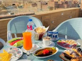 Golden Pyramids Crown