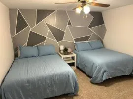 East Farmington Hideaway - Family Friendly Home